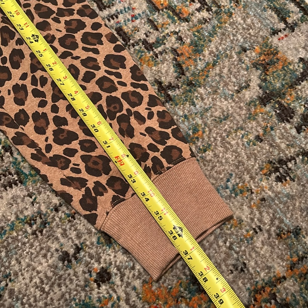 Nwot Amazon Essentials Leopard Print Sweatsuit, B… - image 8